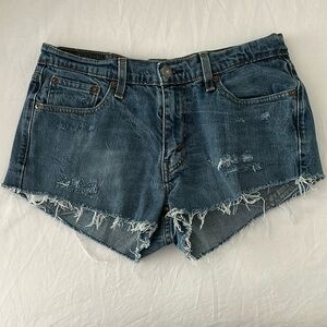 Levi low rise shorts